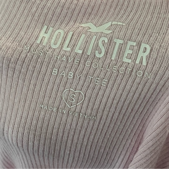 HOLLISTER Pink Baby Tee With Butterfly Design T-Shirt - Picture 4 of 6